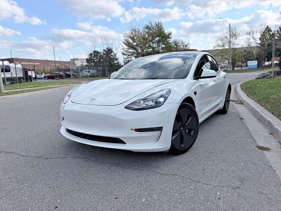 2022 Tesla Model 3 – Rebuilt Title – Low KM – Safety Incl.
