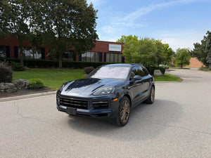2024 Porsche Cayenne photo 2