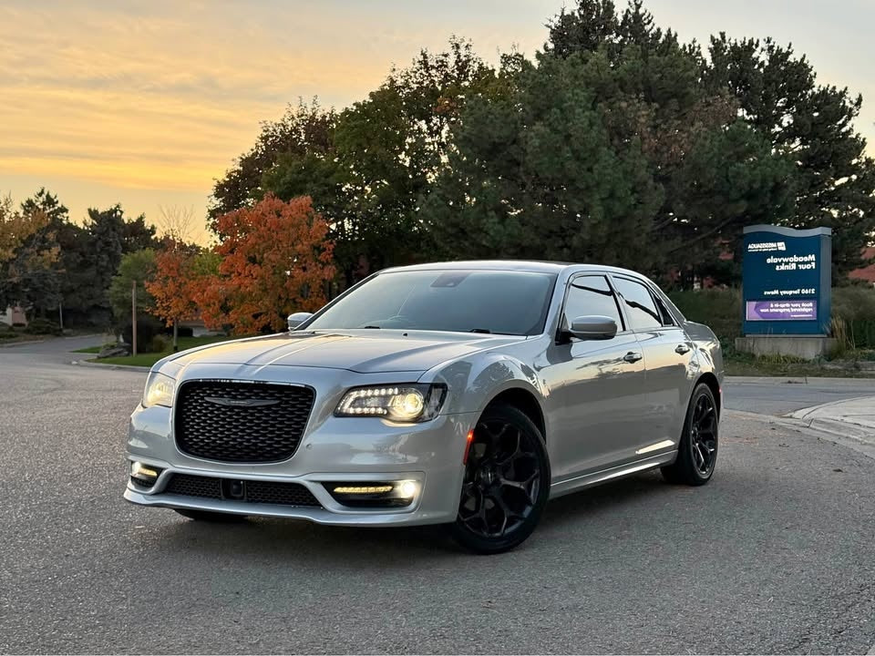 2019 Chrysler 300S